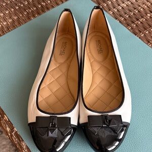 MICHAEL Michael Kors White Leather Ballet Flats with Black Patent Cap Toe